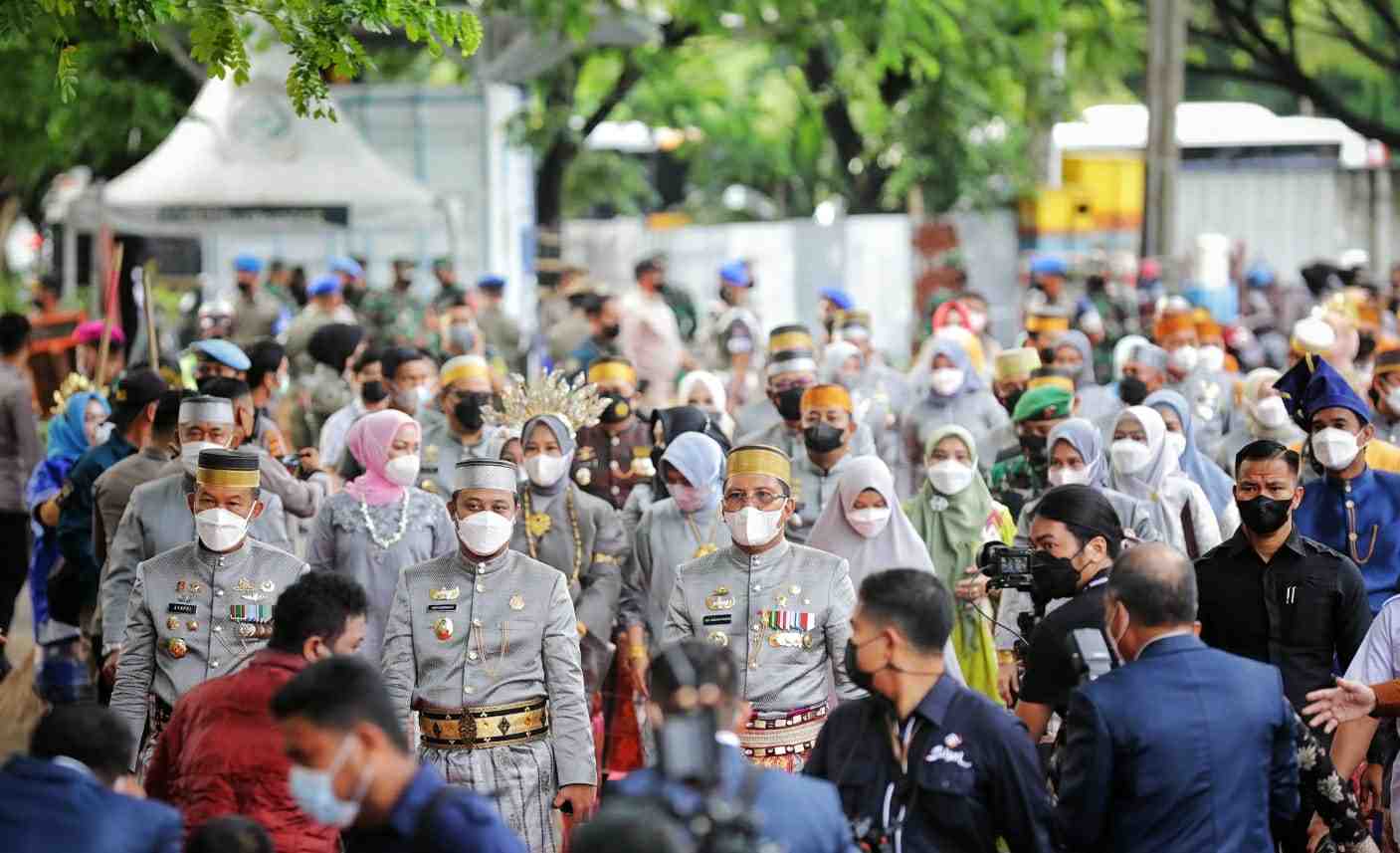 Semarak HUT 414, SKPD Pemkot Makassar Jadi Pelayan