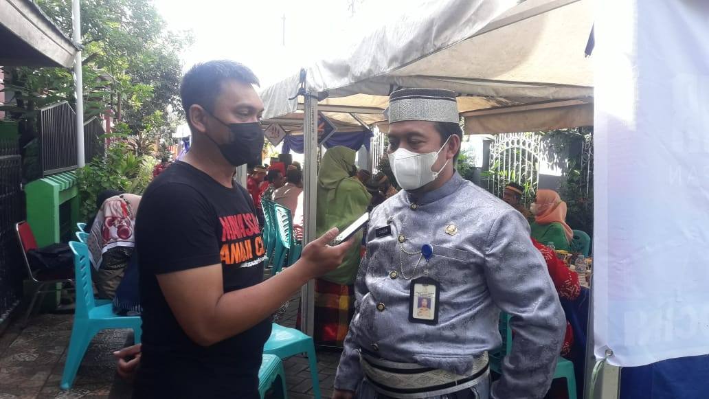 Sekdis Dukcapil bersama Forkompimcam dan Warga Karunrung Rayakan HUT Kota Makassar