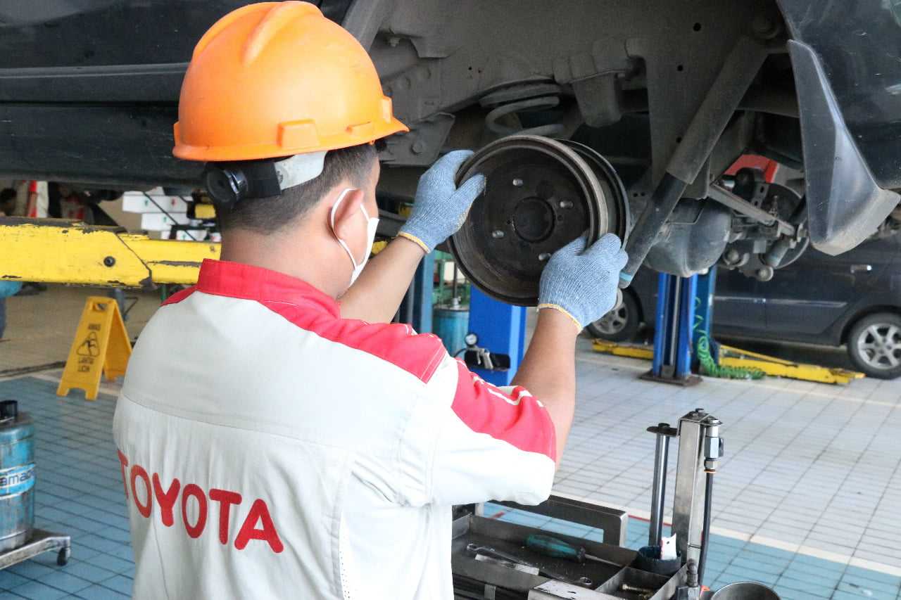 Gebyar Servis Kalla Toyota; Lebih Hemat 20%, Gratis 2 Liter Oli