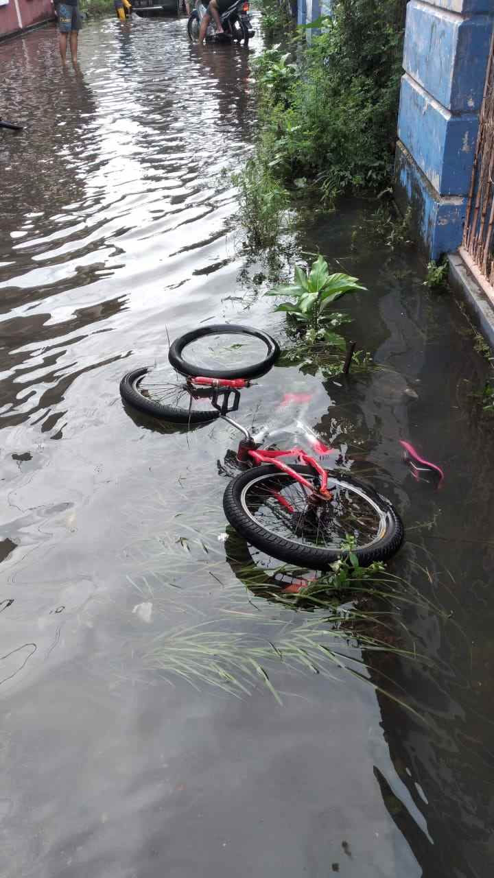 Banjir di Makassar Memakan Korban Jiwa Akibat Kesetrum Arus Listrik