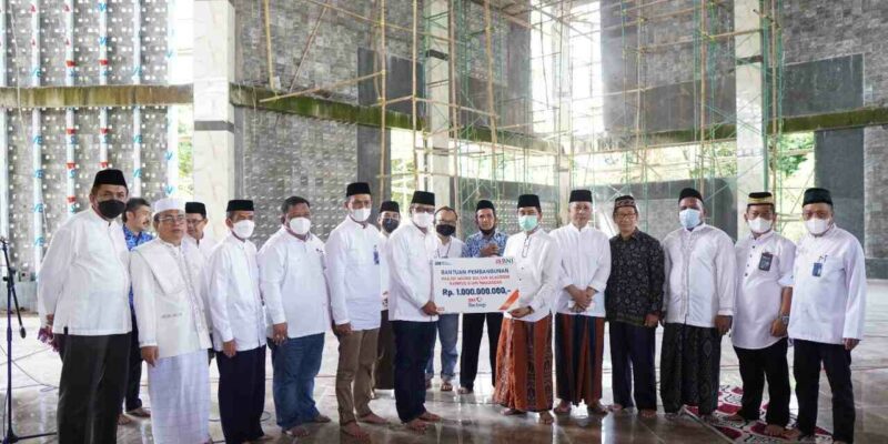 BNI 07 Makassar Serahkan CSR Masjid Agung UIN Alauddin
