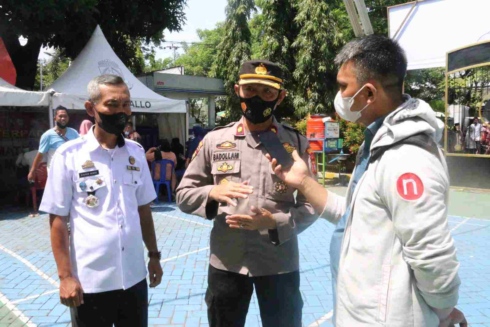 Kapolsek Tallo Kota Makassar Pantau Kegiatan Vaksinasi di Kecamatan Tallo