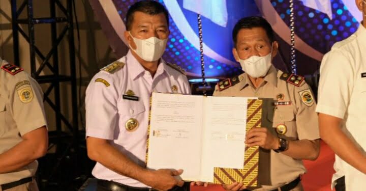 Penyerahan Sertifikat Aset Pemda Oleh Menteri ATR RI Ke Bupati Bulukumba