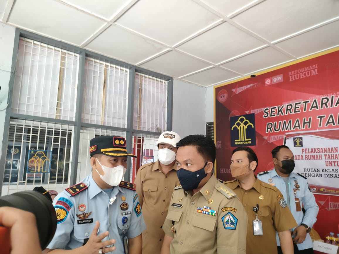 Bupati Ilham Tinjau Vaksinasi Booster di Rutan Bantaeng