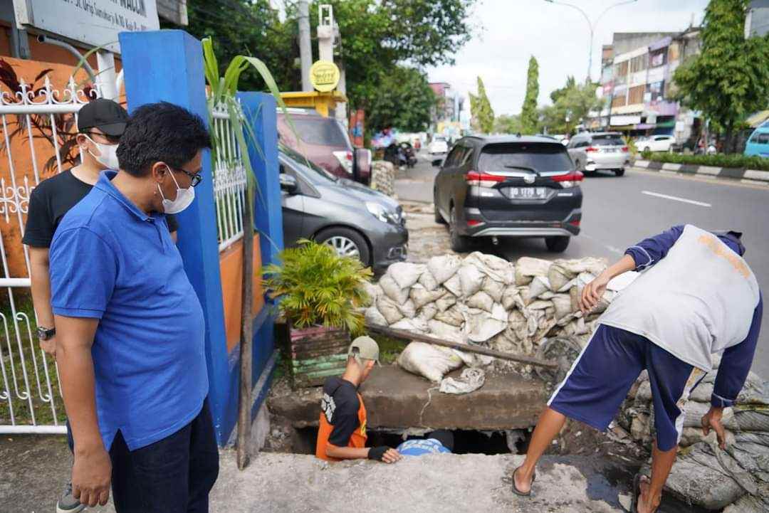 Camat Makassar Kunjungi Giat Sabtu Bersih di Kelurahan