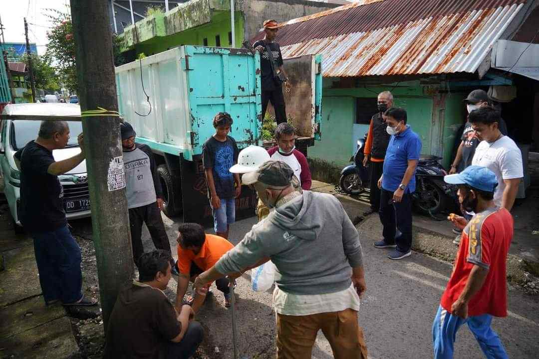 Camat Makassar Kunjungi Giat Sabtu Bersih di Kelurahan Maccini