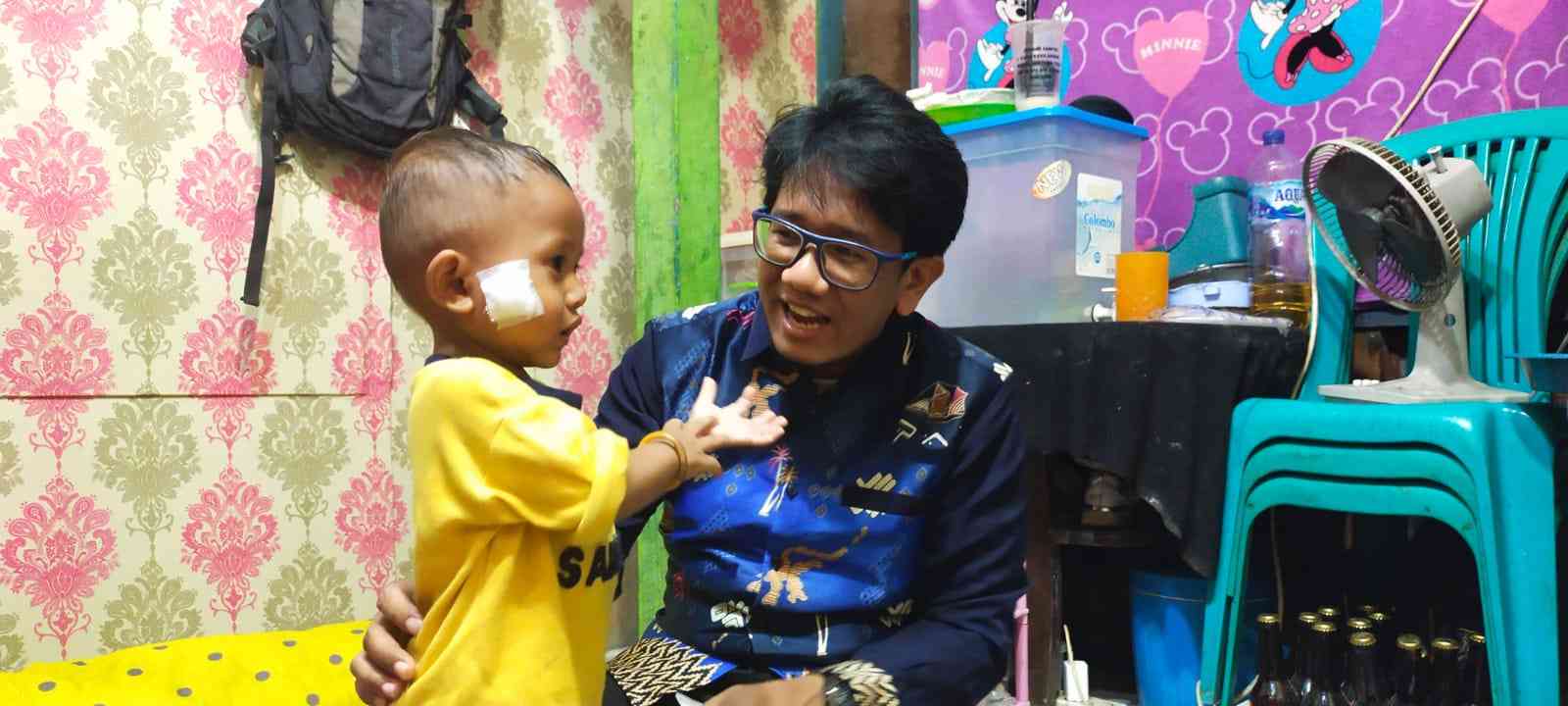 Bayi Korban Busur di Makassar Terima Bantuan Plt Gubernur Sulsel