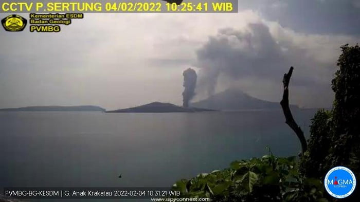 Selang 3 Menit Erupsi Anak Krakatau, Gempa Guncang Banten