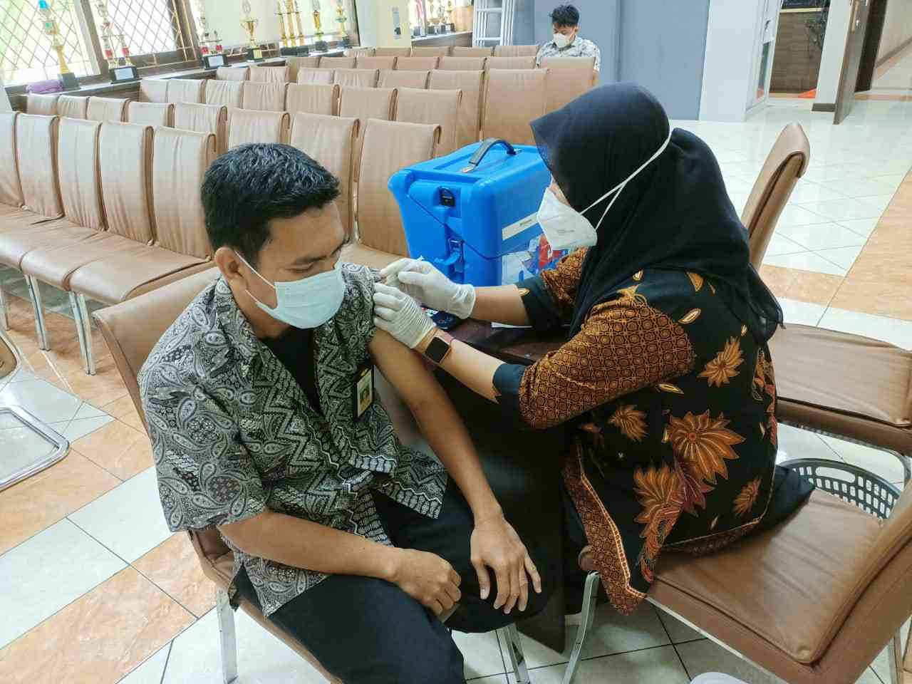 Giat Vaksinasi Boster DPU Kota Makassar di Ruang Rapat Lantai 2 Kantor DPU Kota Makassar