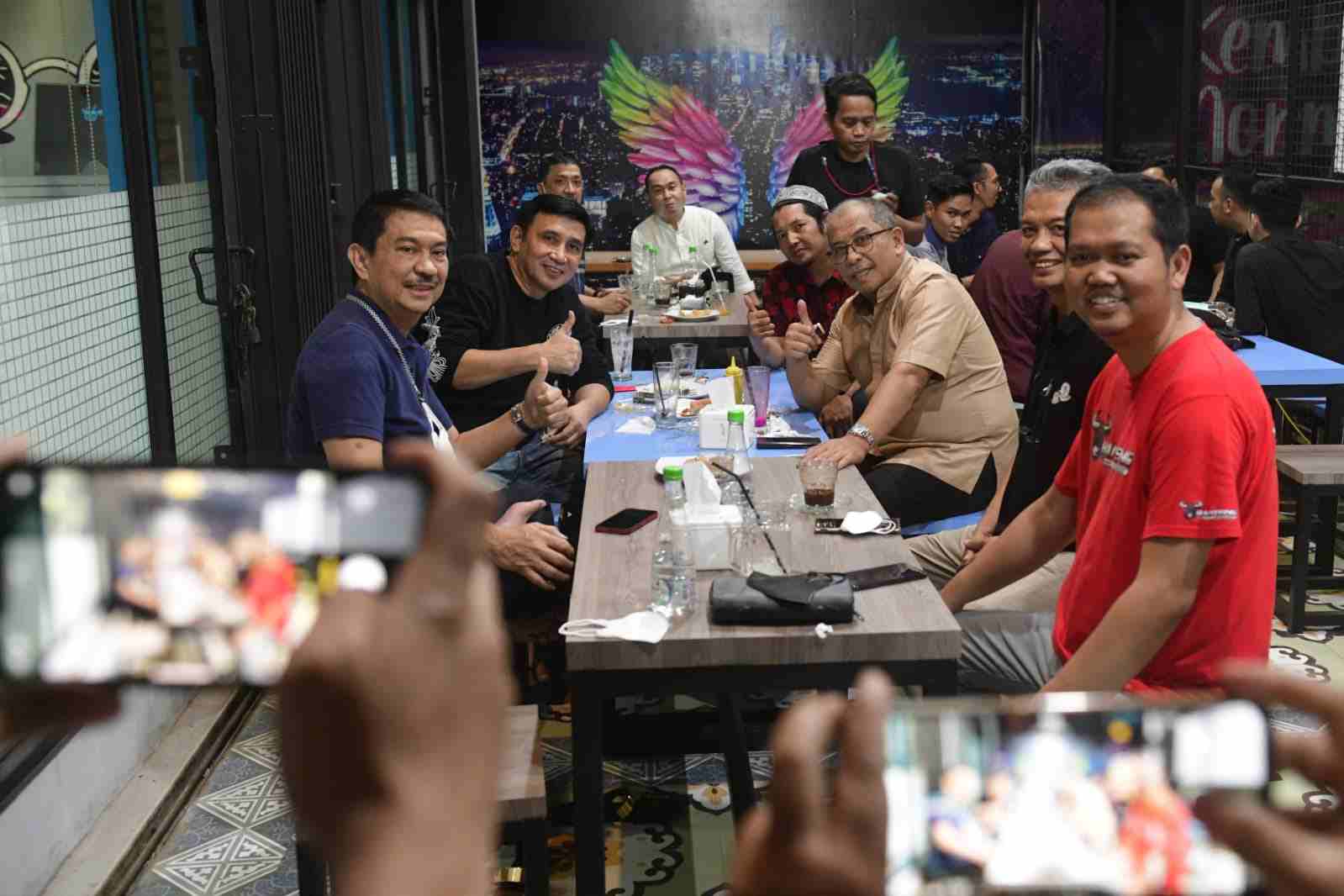 Politisi Sulsel, Ilham Arief Sirajuddin (IAS) ngopi bareng Ketua PDIP Sulsel