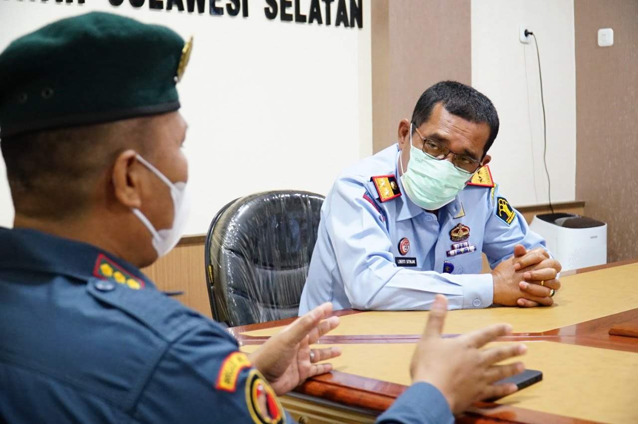 Kantor Wilayah Kementerian Hukum dan HAM Sulawesi Selatan (Kanwil Kemenkumham Sulsel) bersama Balai Pengamanan dan Penegakan Hukum Kementerian Lingkungan Hidup dan Kehutanan (BPPH-KLHK)