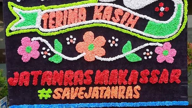 Karangan Bunga #savejatanras Dari Masyarakat Penuhi Mapolrestabes Kota Makassar