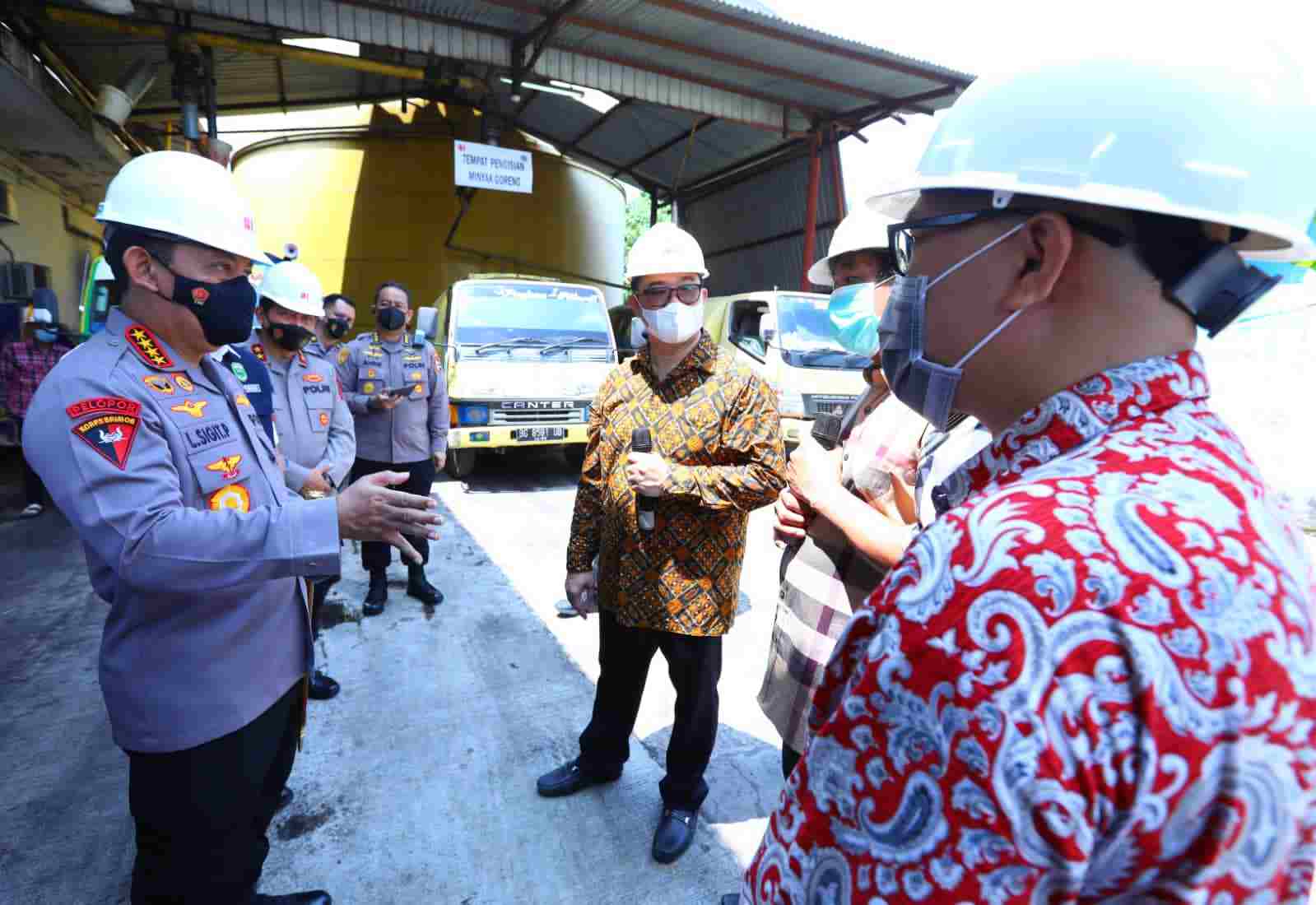 Kapolri Jenderal Pol Listyo Sigit Prabowo sedang sidak di Produsen Minyak Goreng