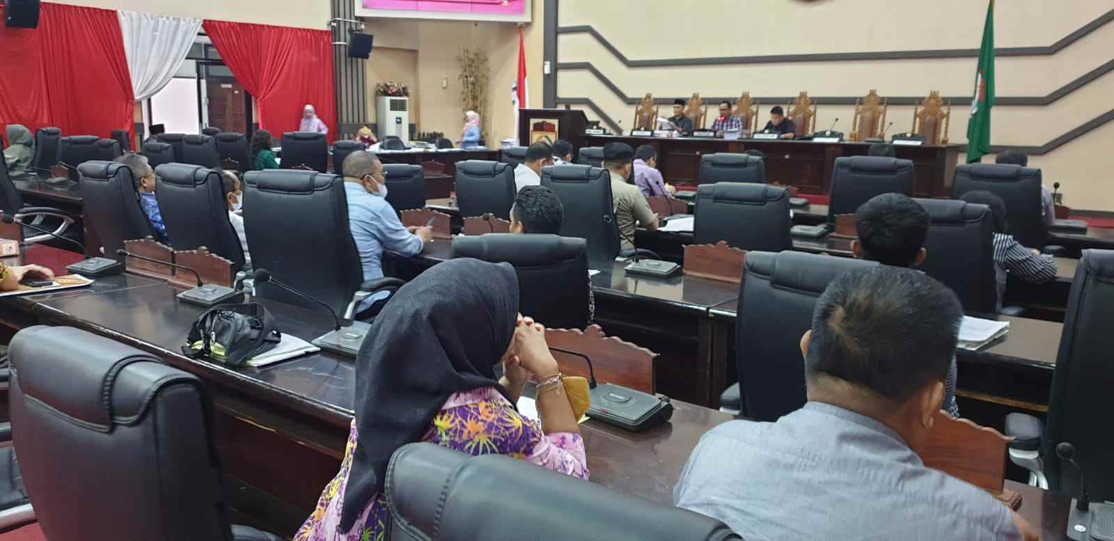 Kadis PU Kota Makassar saat mengikuti rapat pertanggung jawaban di DPRD Kota Makassar