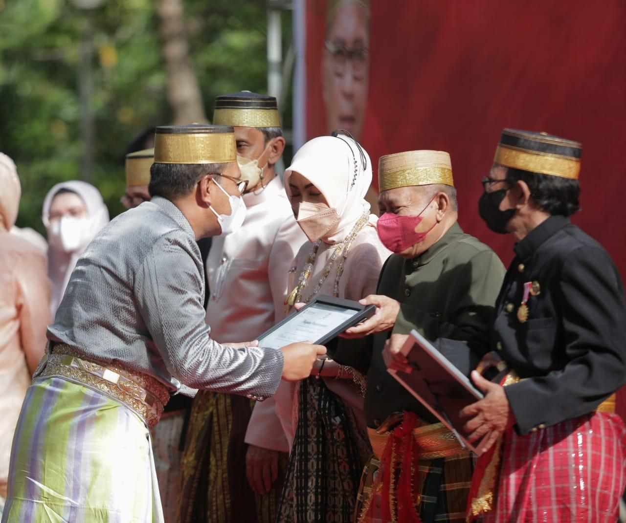 Hari Kebudayaan Makassar, Danny Kukuhkan Dewan Kebudayaan dan Beri Penghargaan Maestro Kesenian