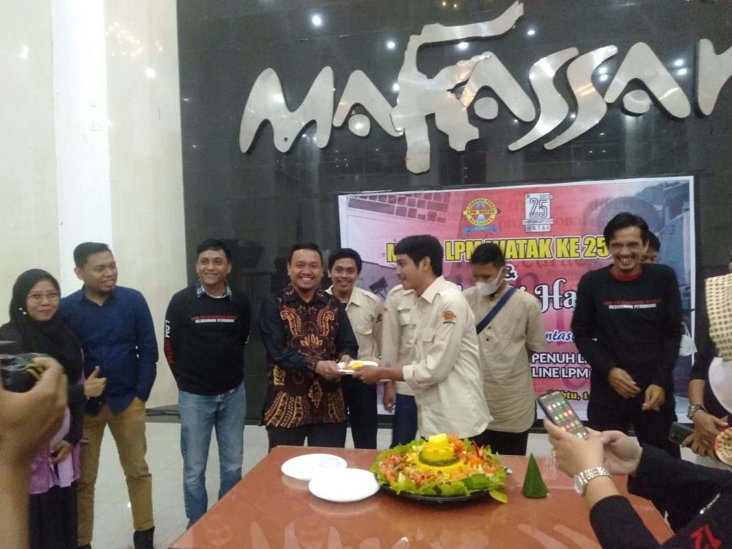 Kadis Kominfo Makassar Buka Milad ke-25 LPM Watak