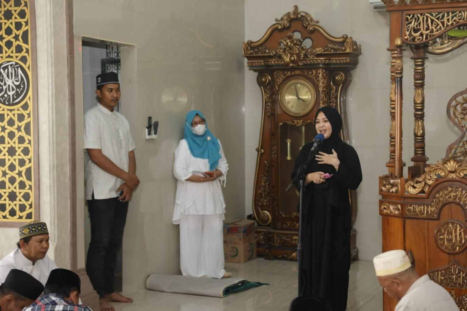 Safari Ramadhan di Tallo dan Ujung Tanah,Fatmawati Rusdi Ingatkan Bayar Zakat