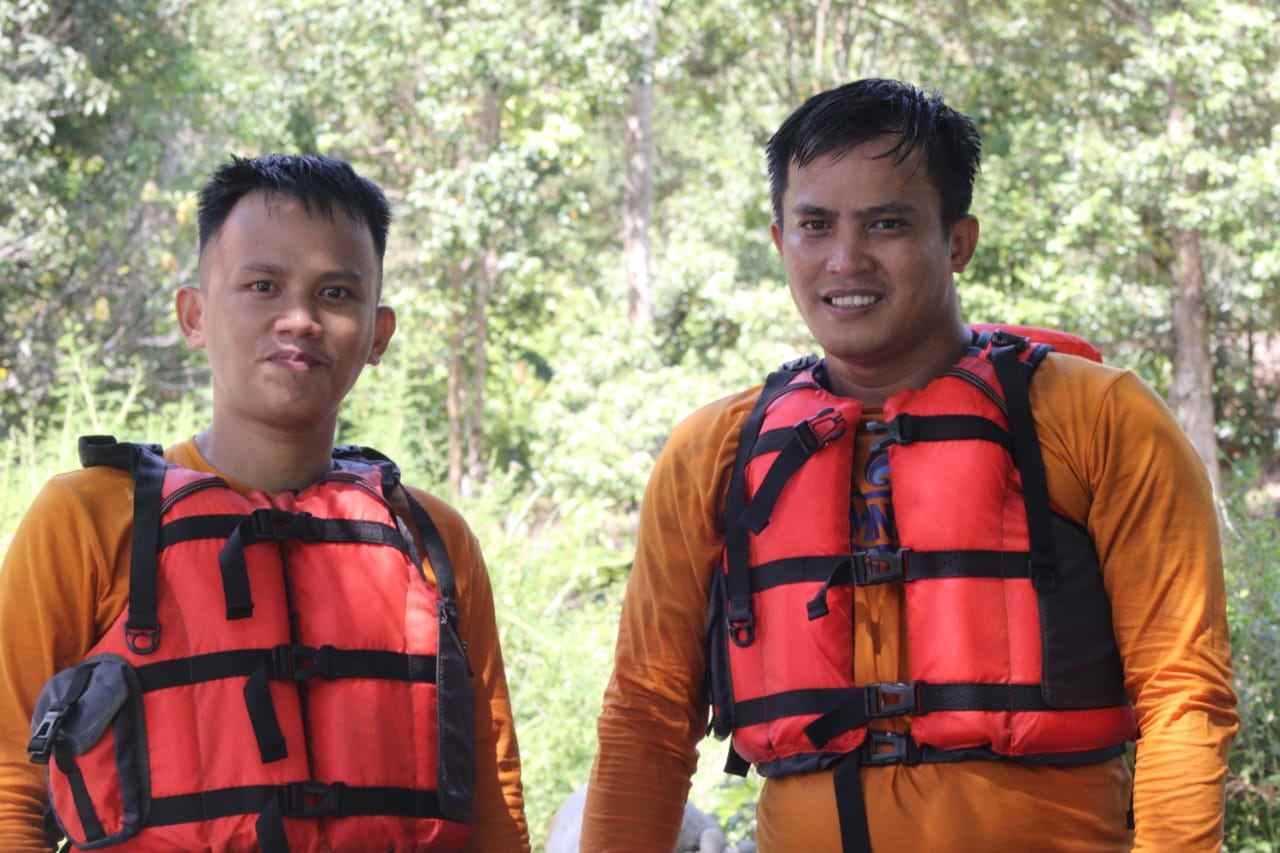 Dua Staf Dinas Kominfo Sukses Lewati Tantangan Rafting Sungai Rongkong