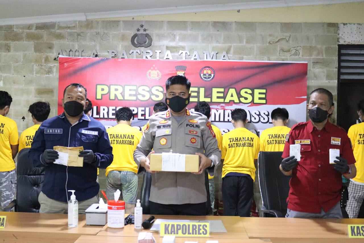Satresnarkoba Polres Pelabuhan Makassar Amankan 28 Tersangka pada Operasi Antik