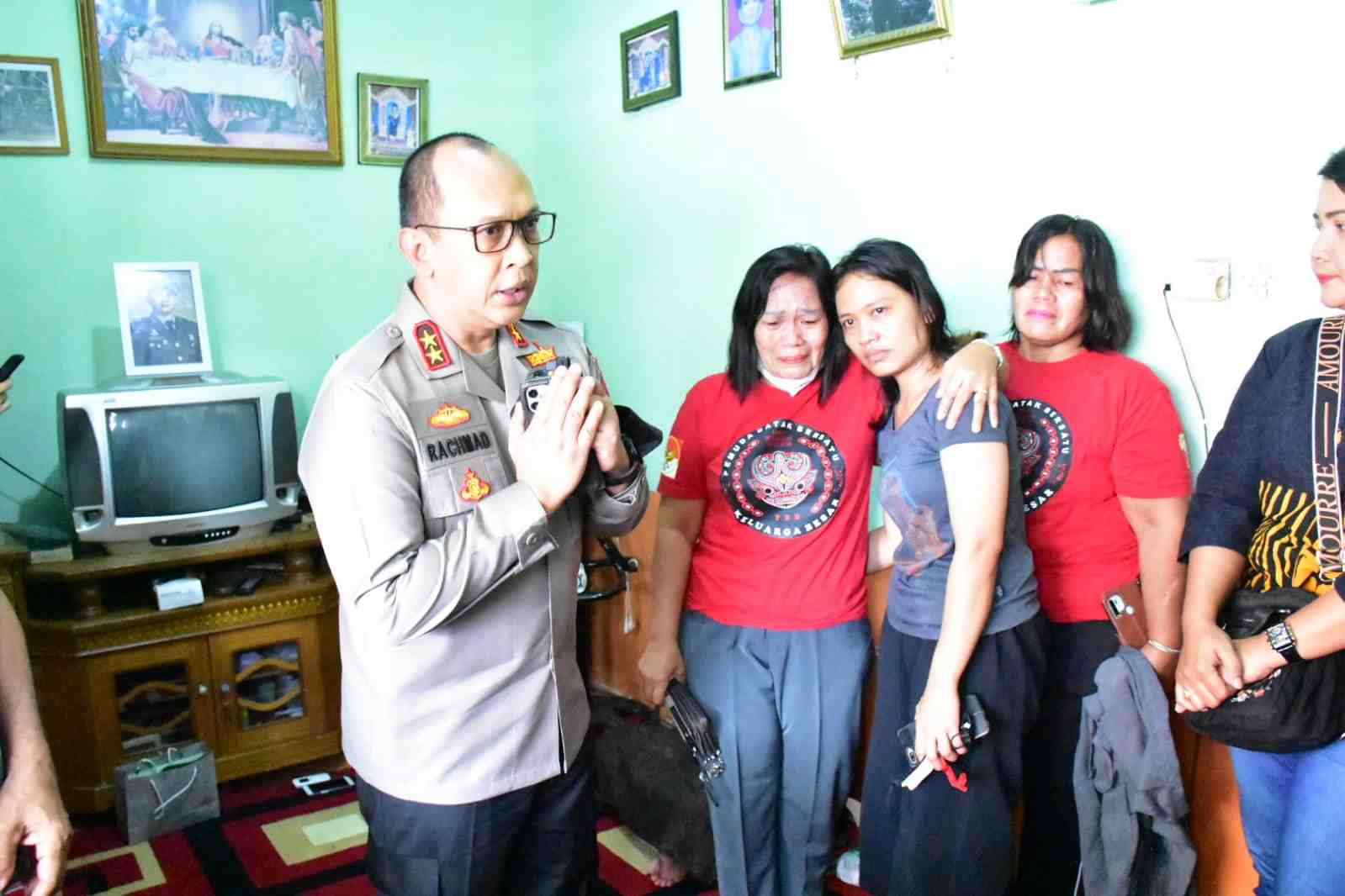 Sambangi Rumah Brigadir J, Kapolda Jambi Kirim Tim Trauma Healing untuk Keluarga