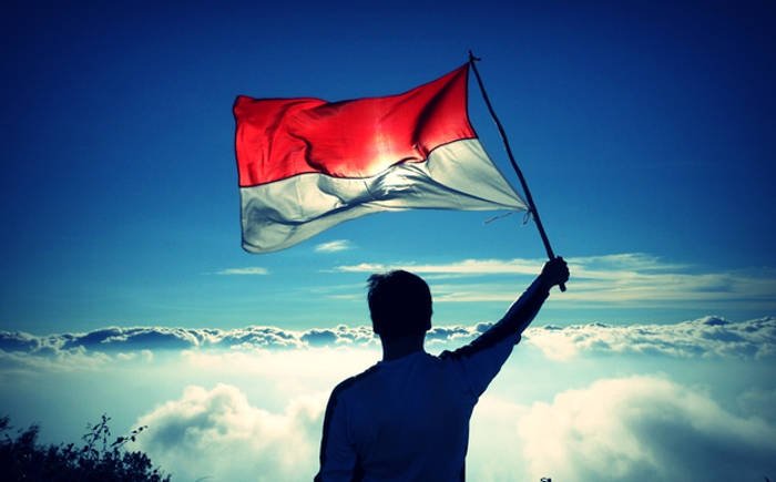 Sebulan Penuh Bendera Merah Putih Berkibar di Langit Indonesia