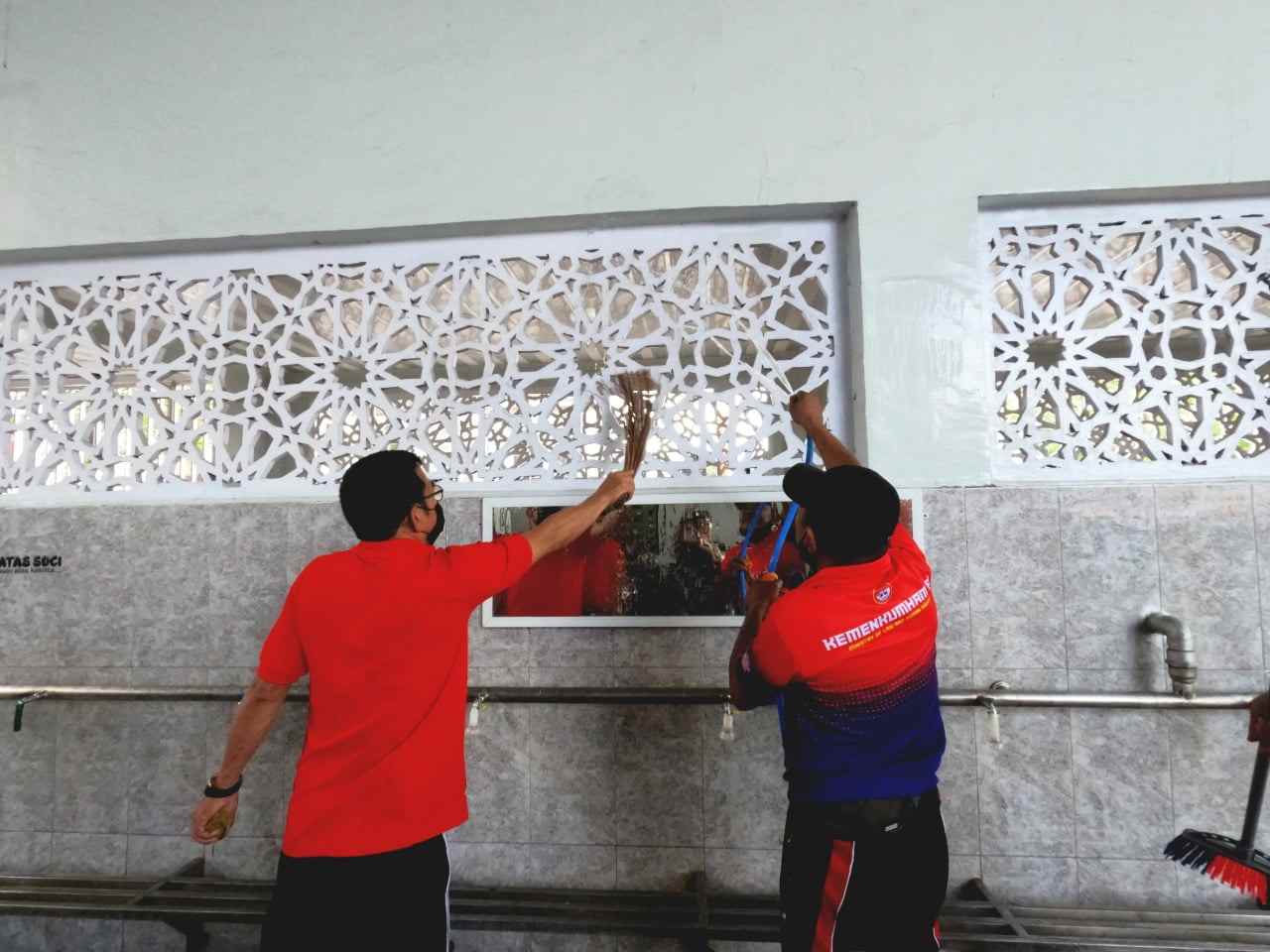 Kemenkumham Bersihkan 2 Masjid, Jelang HDKD ke-77