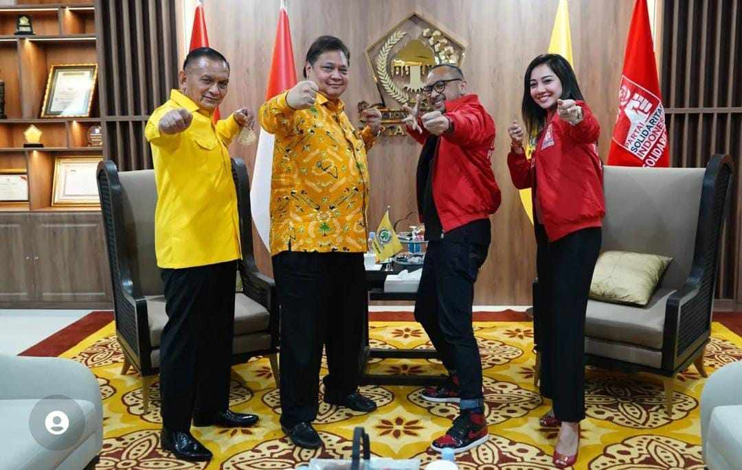 Kode Keras Dukungan Jokowi Untuk Airlangga Hartarto