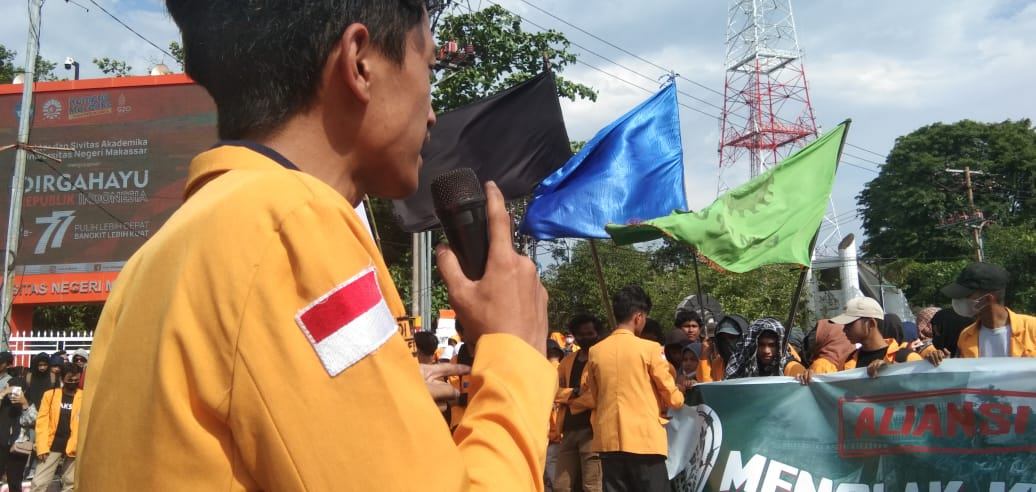 Tolak Kenaikan Harga BBM, Mahasiswa Makassar Unjuk Rasa Sejak Pagi