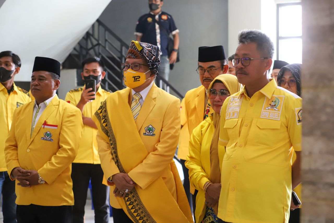 Ketua DPD I Golkar Sulsel, Taufan Pawe (TP) secara resmi melantik kepengurusan DPD II Golkar Toraja Utara