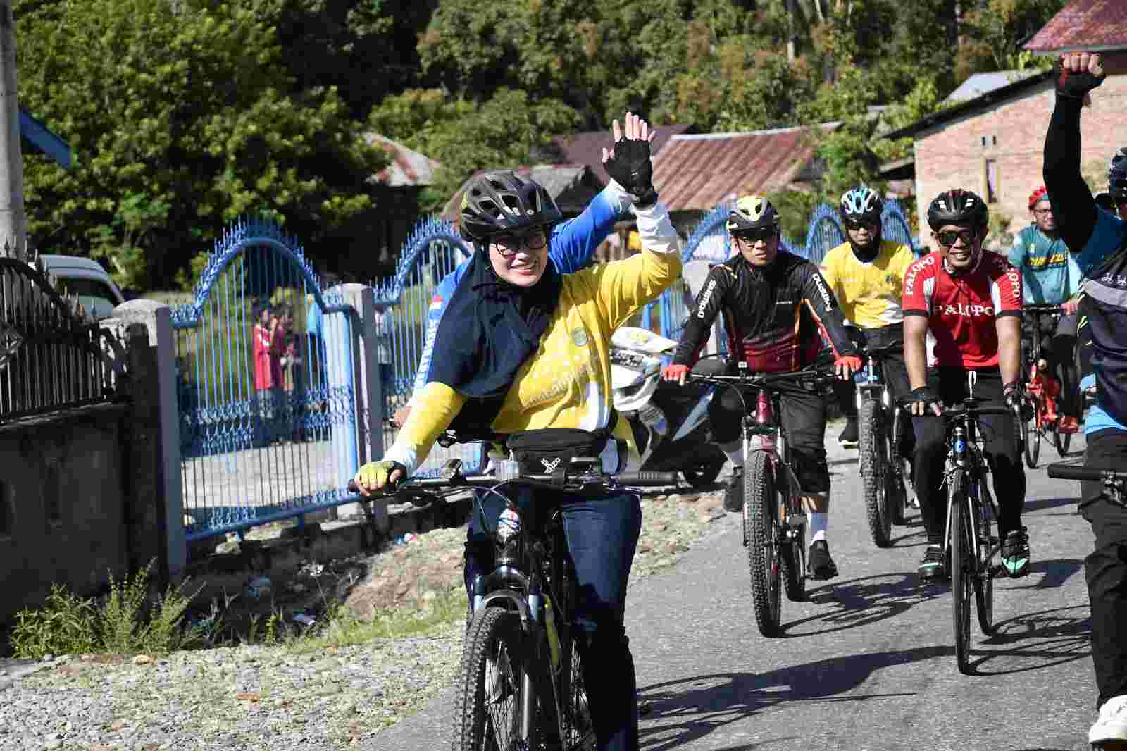 Golkar Luwu Utara menggelar event sepeda santai