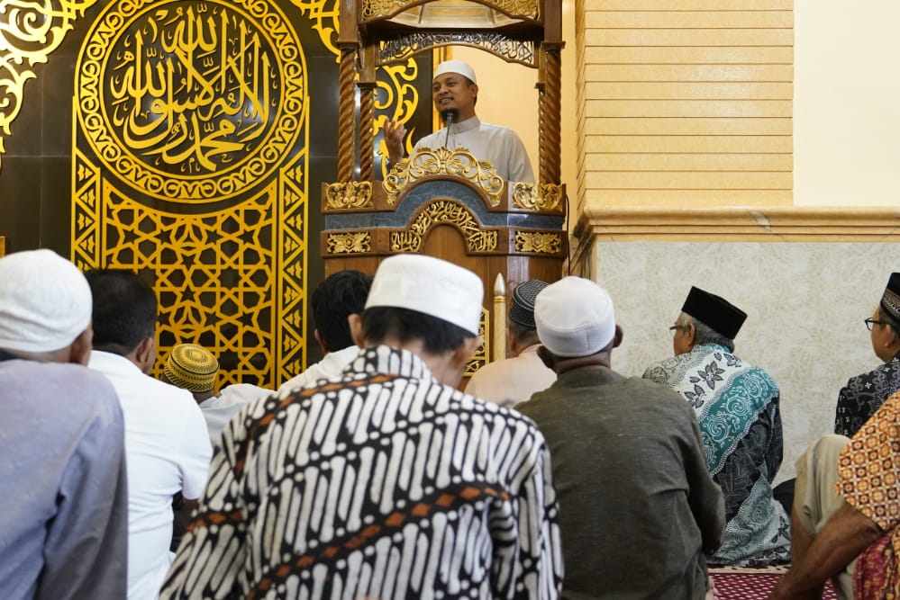 Gubernur Sulawesi Selatan, Andi Sudirman Sulaiman meresmikan Masjid Darul Falah