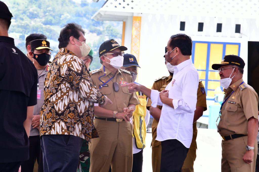 Wali Kota Parepare, Taufan Pawe bersama Presiden Joko Widodo
