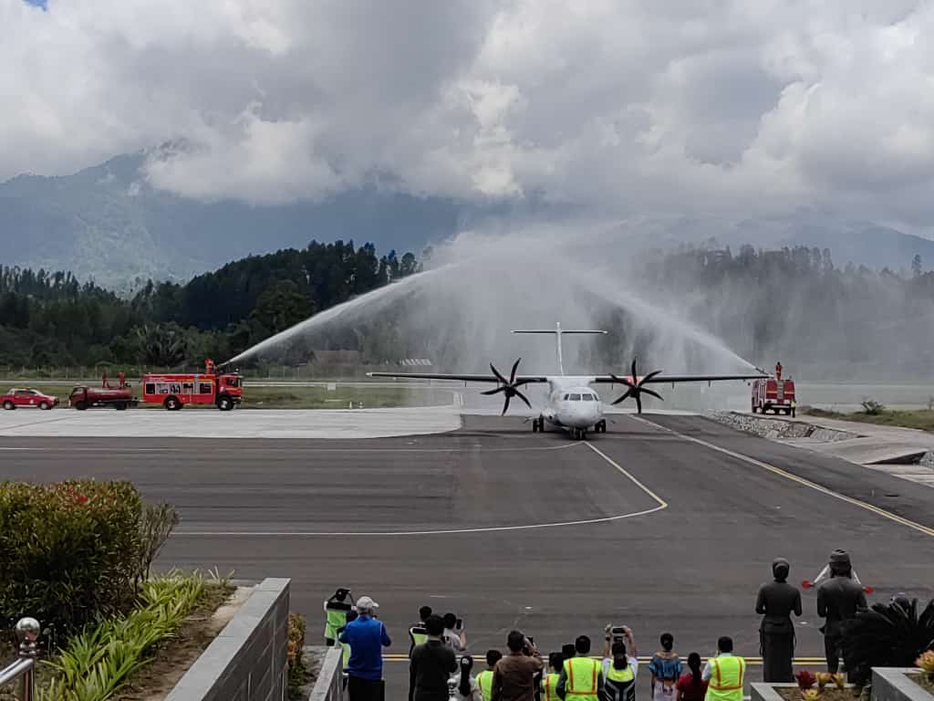 Penerbangan perdana Toraja-Balikpapan