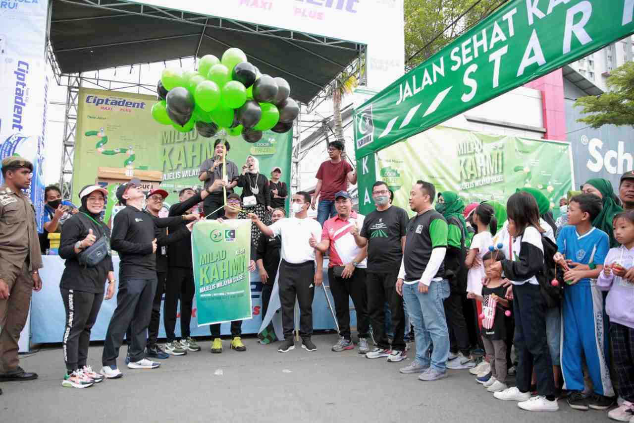 Wali Kota Makassar Lepas Jalan Sehat Milad ke - 56 KAHMI Wilayah Sulsel
