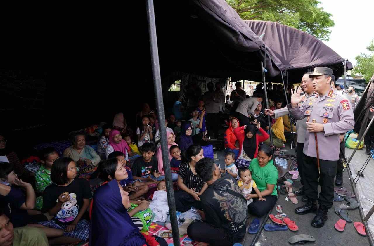 Dengar Aspirasi Masyarakat Korban Gempa Cianjur , Kapolri: Keluhan Terkait WC