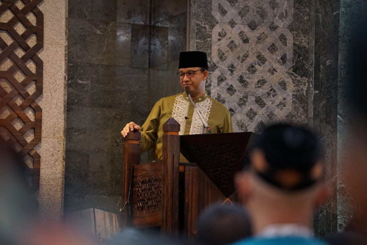 Anies Baswedan membawakan kuliah tujuh menit di Masjid Al-Markaz