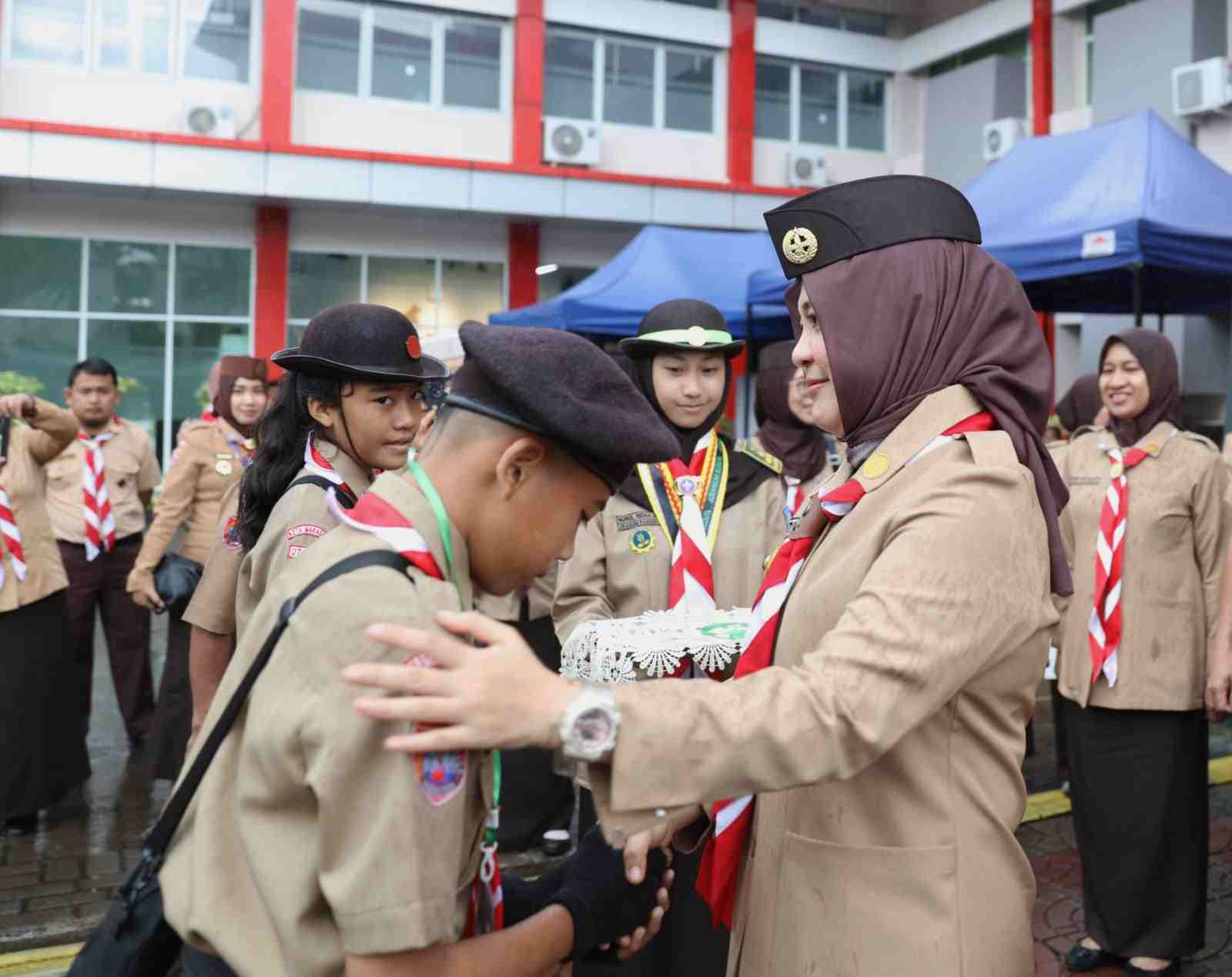 Fatmawati Rusdi Wawali Kota Makassar saat menutup kegiatan lomba Kwartir II Cabang Tamalanrea