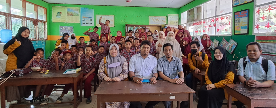 Sekolah TInggi Ilmu Kesehatan (STIK) Makassar memberikan edukasi Mitigasi bencana hidrometeorologi