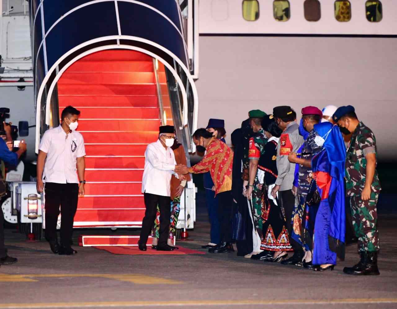 Gubernur Sulsel Sambut Kedatangan Wapres Ma'ruf untuk Kunjungan Kerja