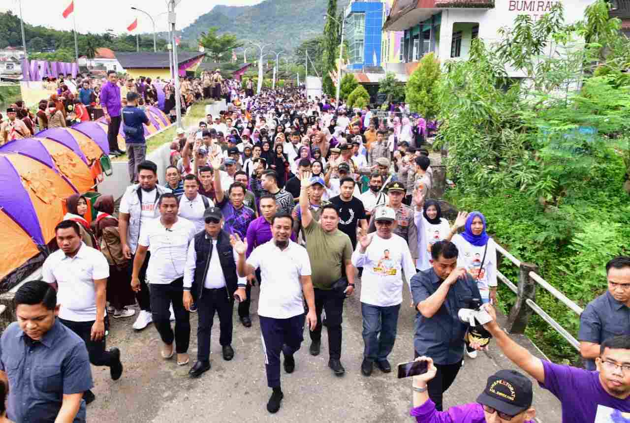 Gubernur Andi Sudirman Bersama Masyarakat Jalan Sulsel Anti Mager di Enrekang. (Dok.Ist)