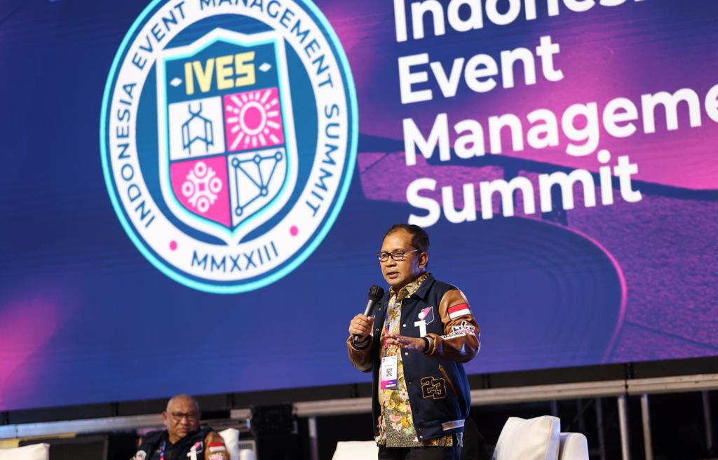 Wali Kota Makassar Danny Pomanto saat jadi narasumber di Indonesian Event Management Summit. (Dok/Pemkot Makassar).