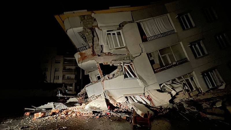 Penampakan bangunan hancur saat gempa Turki-Suriah. (Dok/Twitter MyFundAction).