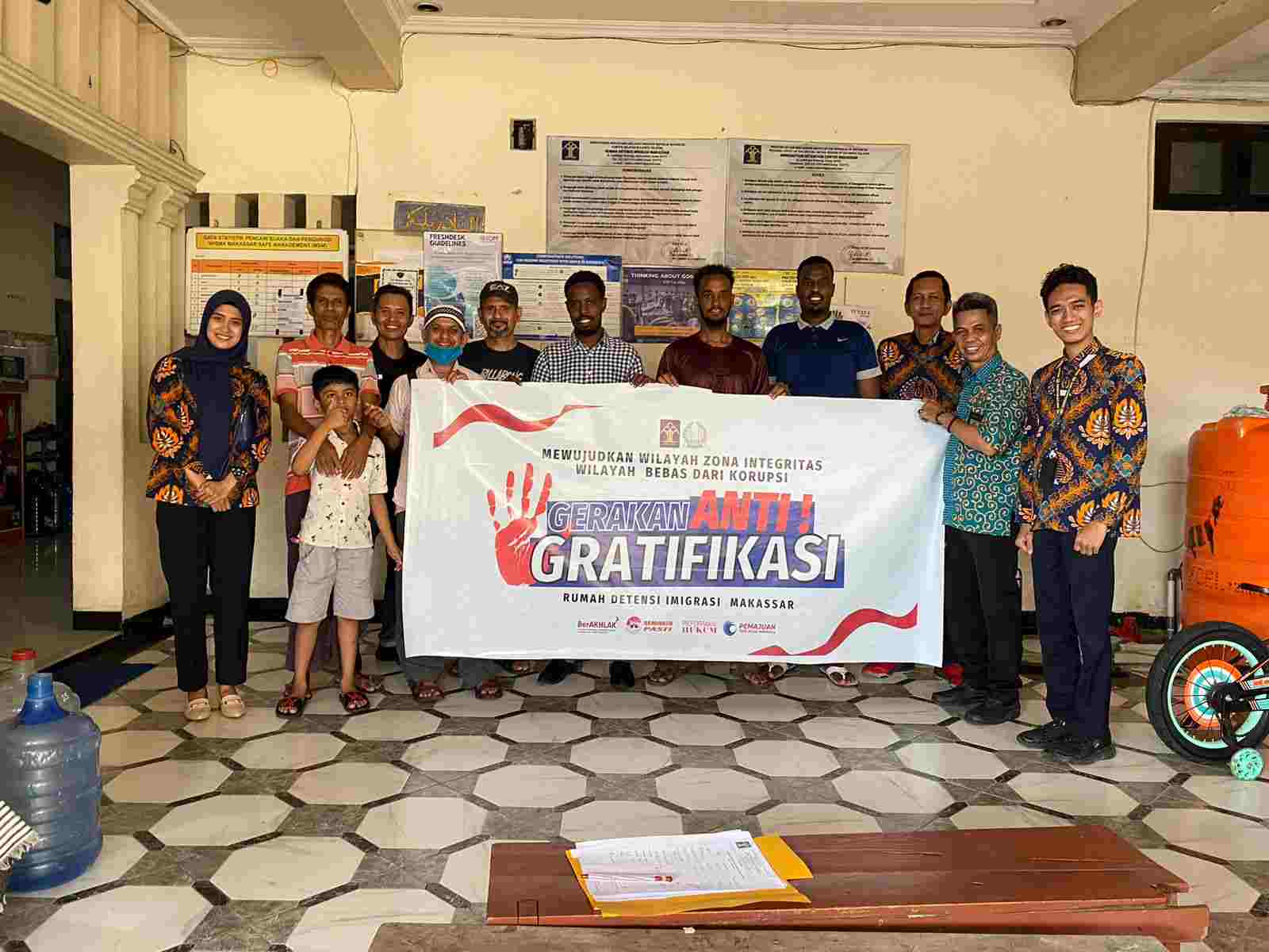 Kampanye Pengendalian Gratifikasi, Rudenim Makassar Kunjungi Community House Pengungsi. (Dok.Ist)