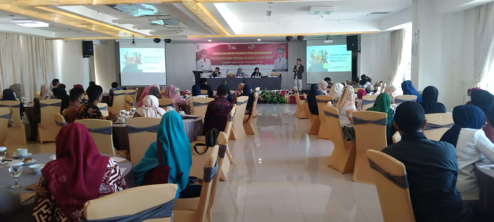 Tingkatkan kualitas, pelaku UMKM dari Longwis Makassar ikuti kegiatan pelatihan literasi dan inklusi keuangan. (Foto: Rakyat.News/Muh. Aswar)