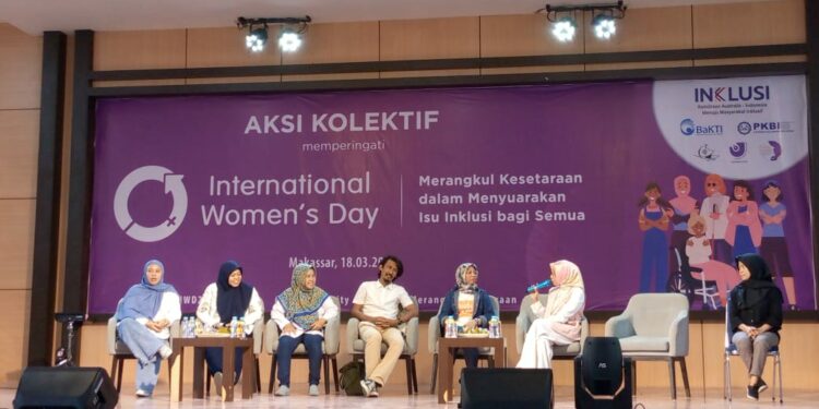 Aksi kolektif peringati hari perempuan internasional di Makassar, apresiasi karya jurnalis. (Foto: Rakyat.News/Regent Aprianto)