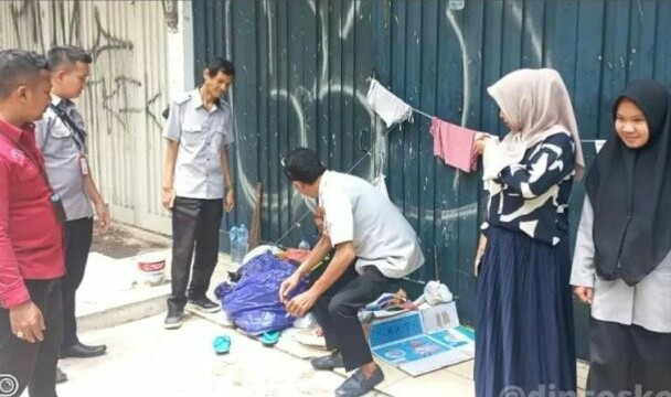 Resahkan Warga, Dinas Sosial Makassar Amankan ODGJ di Jalan Haji Bau