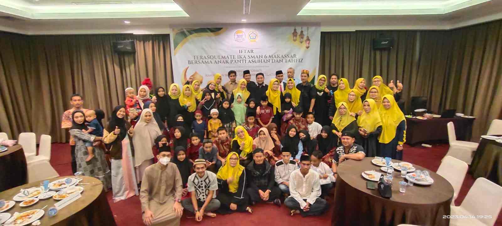 Ketua DPRD Makassar Berbagi dengan Anak Yatim Piatu dan Tahfiz
