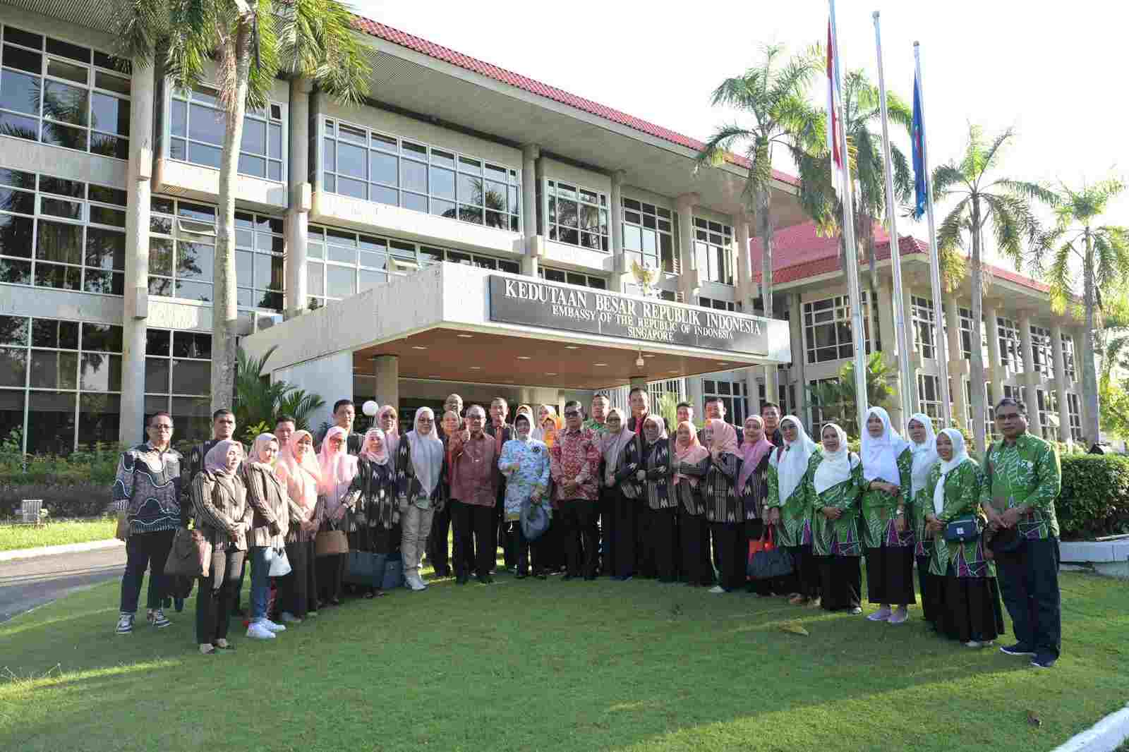 Berkunjung ke KBRI untuk Singapura, Bunda PAUD Makassar Bahas Pendidikan