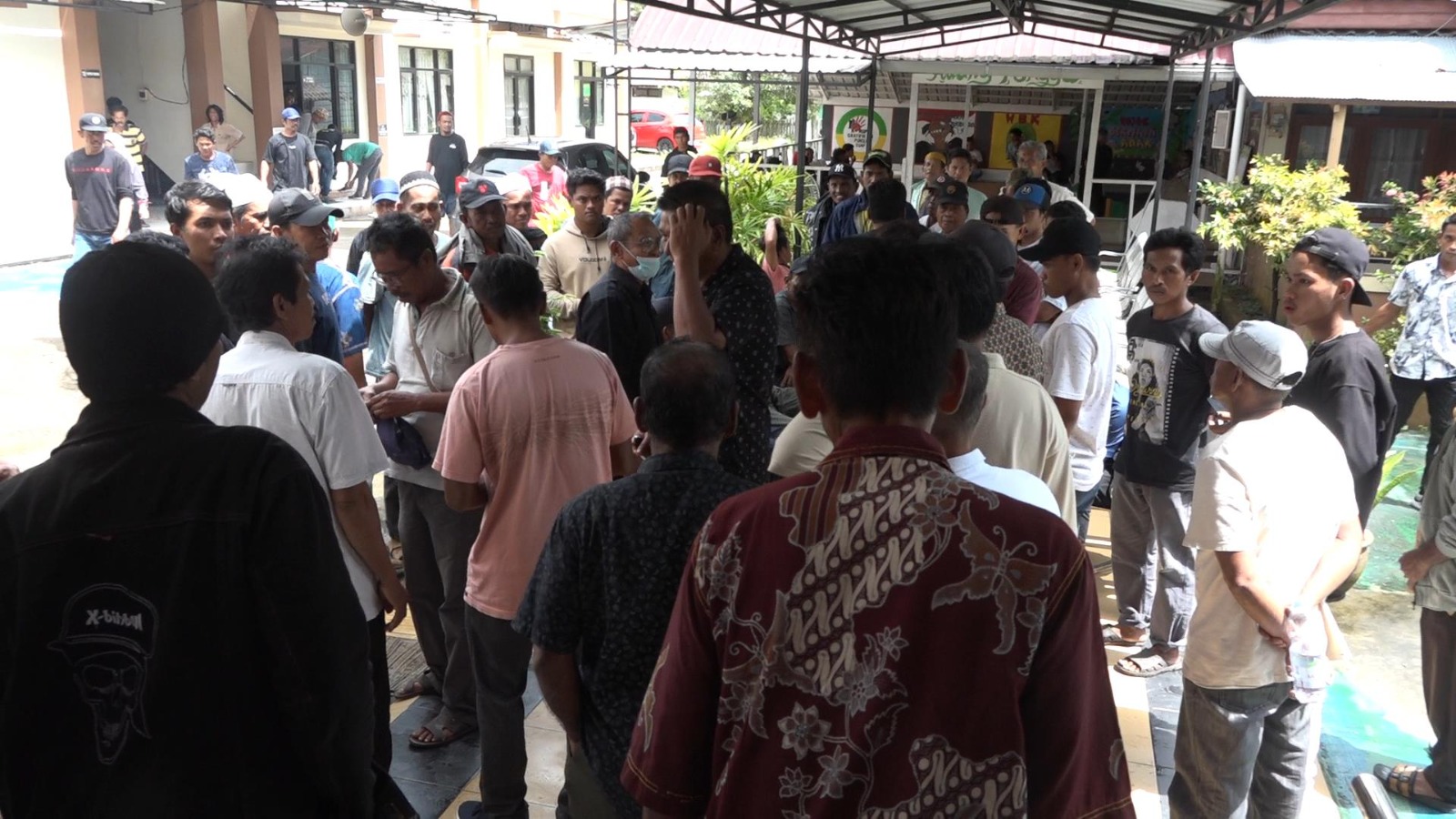 Sembilan Tergugat Mangkir, Sidang Perdana Gugatan Nelayan Kukar Ditunda