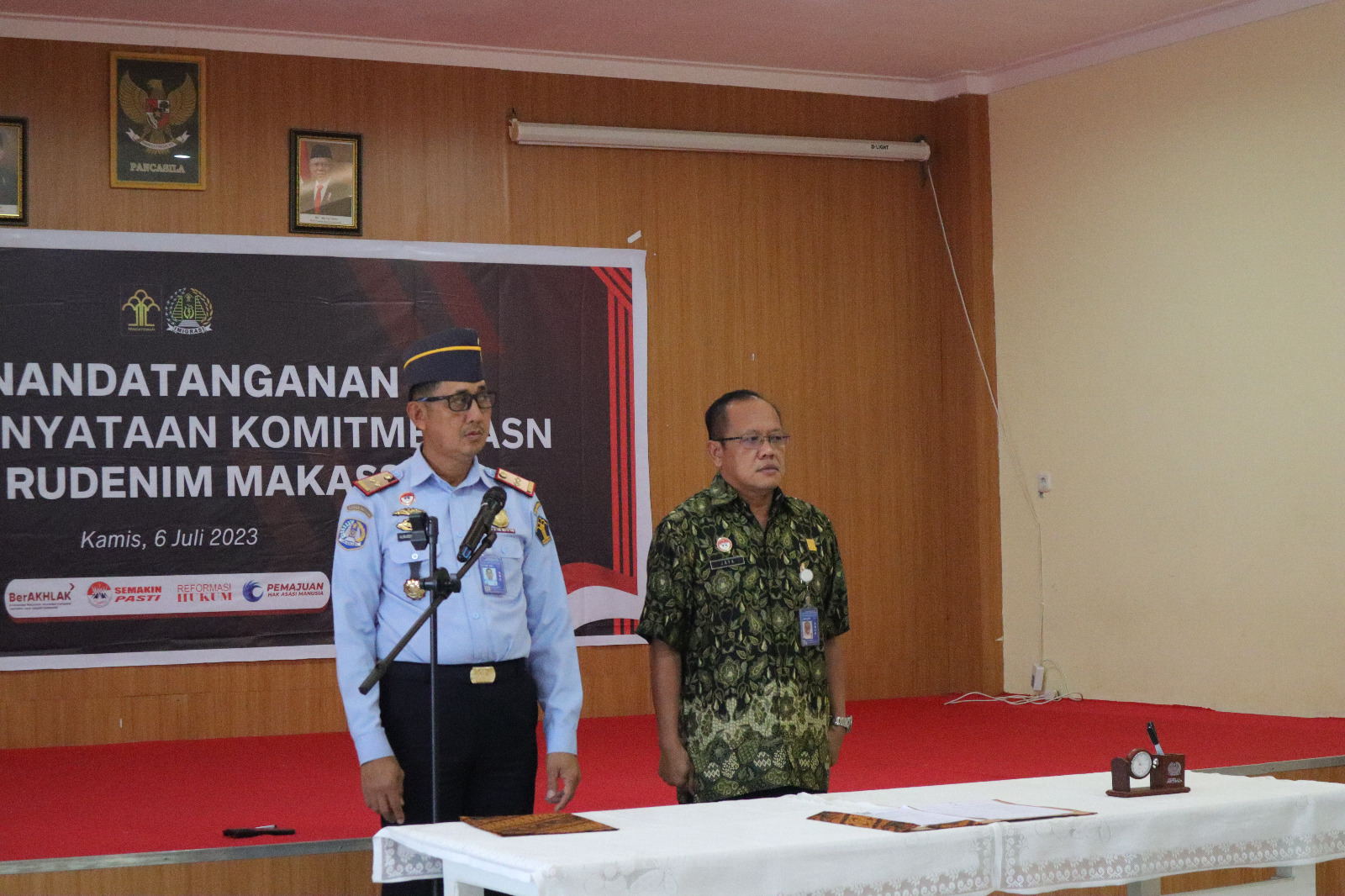 Deklarasi dan Penandatanganan Komitmen Bersama Pegawai Rudenim Makassar